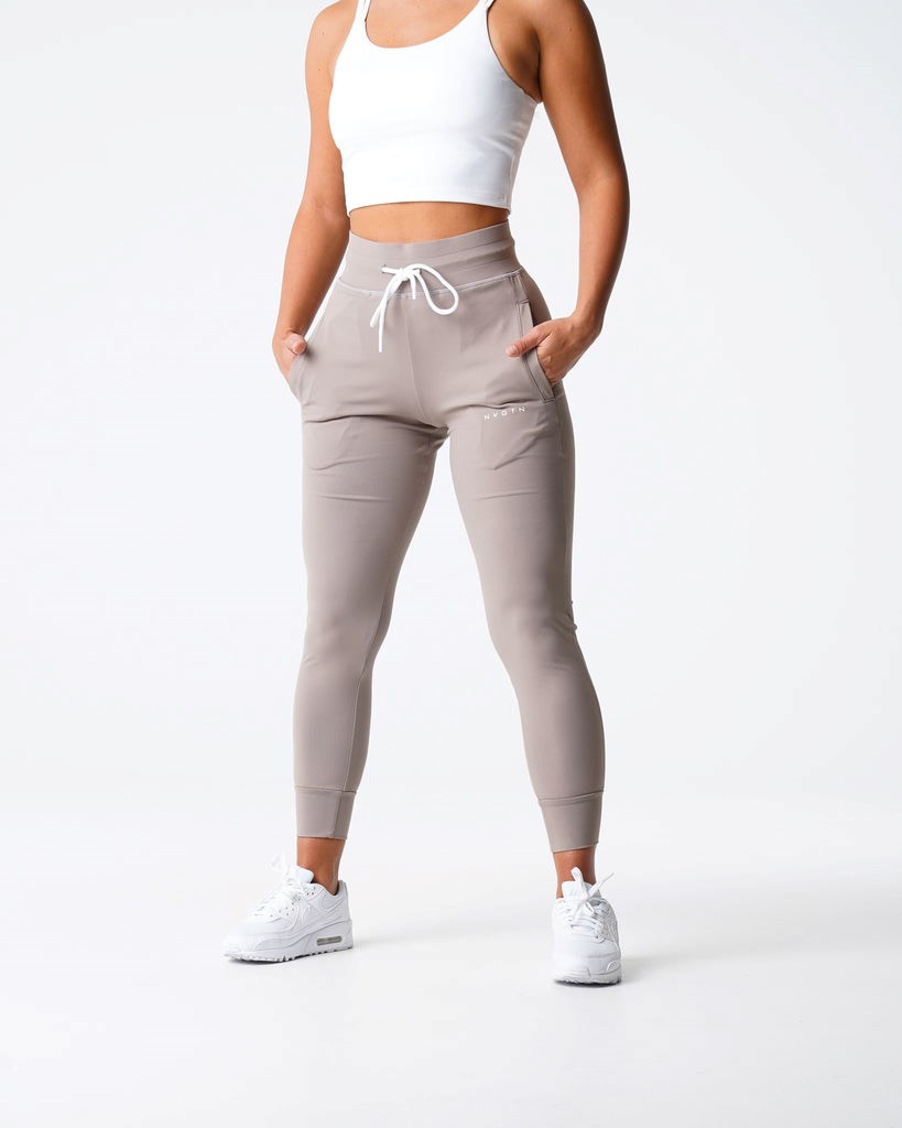 NVGTN Joggers Taupe  Joggers Femme | IOS-6418009